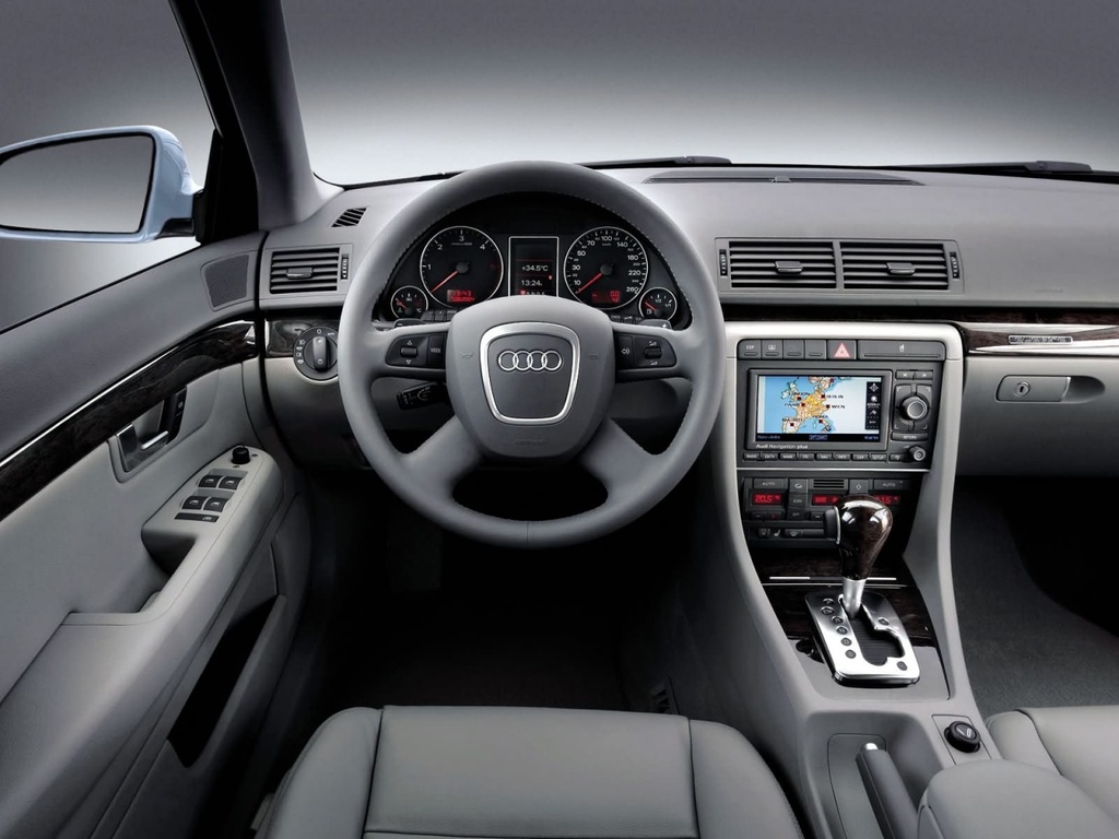 Audi A4 // Правильный и быстрый